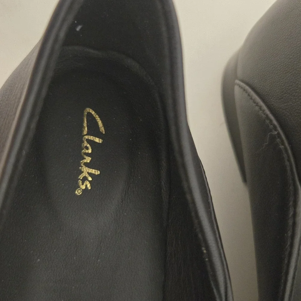 Clarks Pure Tone Women's Size 8 M Black White Leather Flat Comfort Loafers
